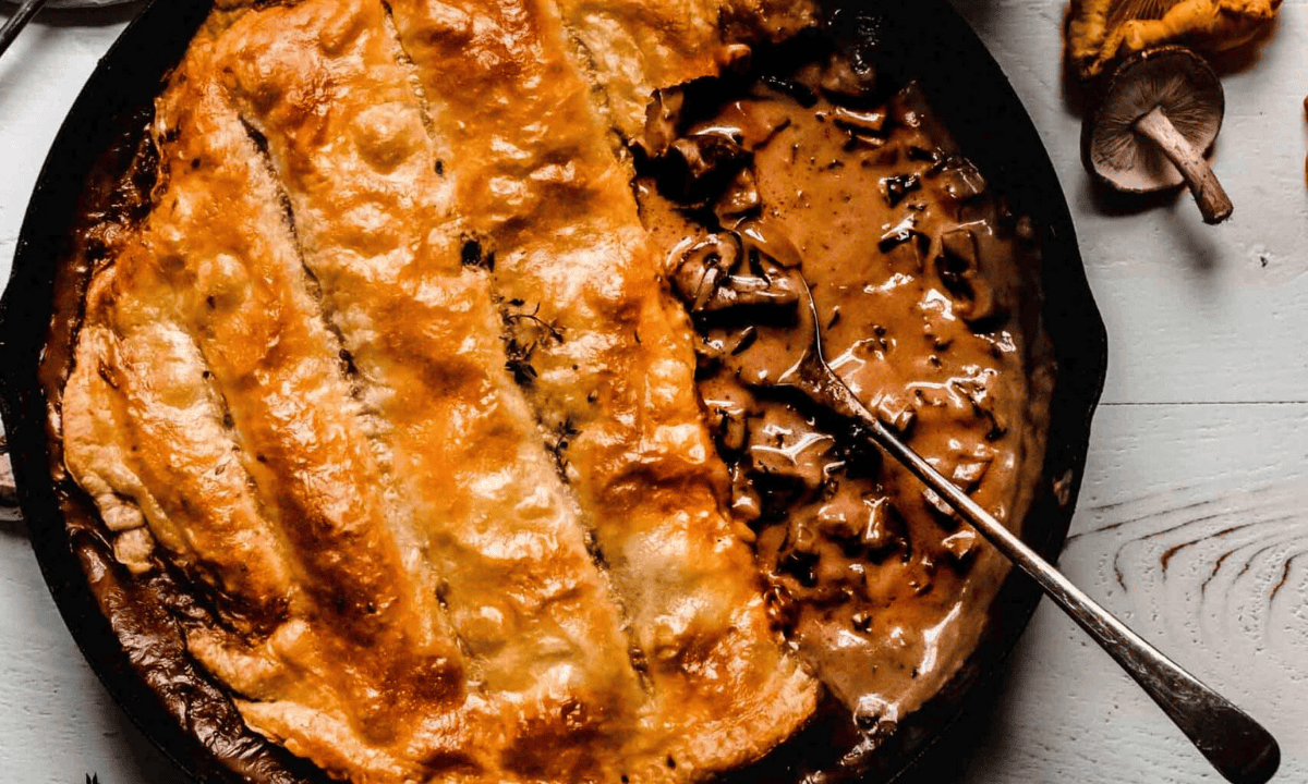 Easy Creamy Mushroom Pot Pie: Impress Guests in About an Hour